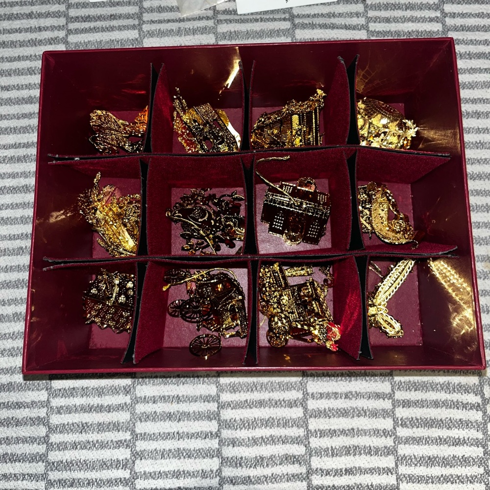 2003 Danbury Mint Gold  Christmas Ornament Collection mint in original box